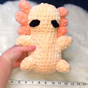🆕 Peach 🍑 Crochet Axolotl Plush